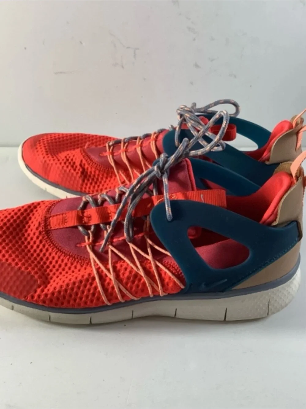 Nike Free Virutous Womens  Sneakers Running Gym Training  725060-600 - Size 7.5